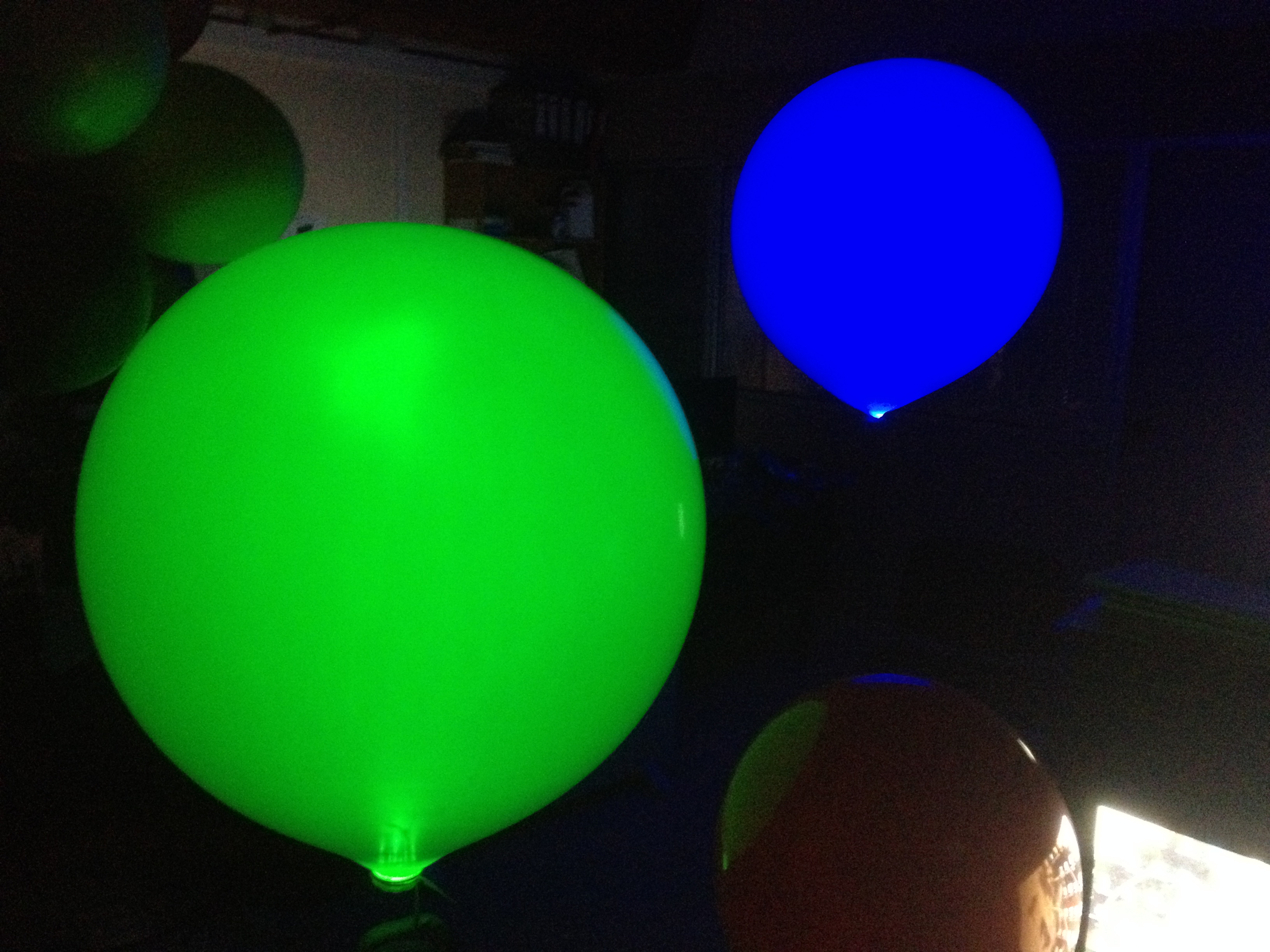 Cómo usar globos con luz crear